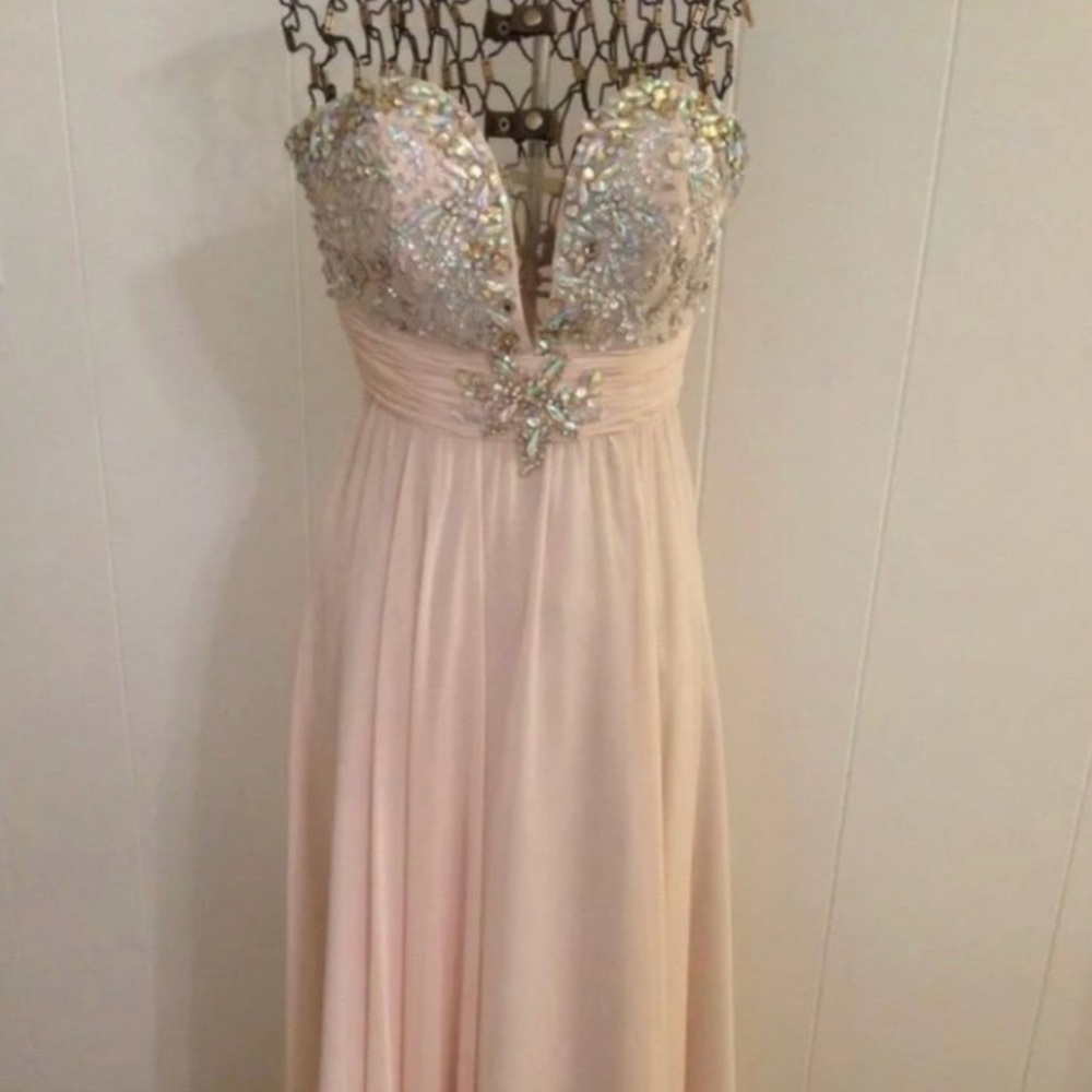 Shail K Prom / Formal Cream W/ Silver Like Beading Long Dress Strapless